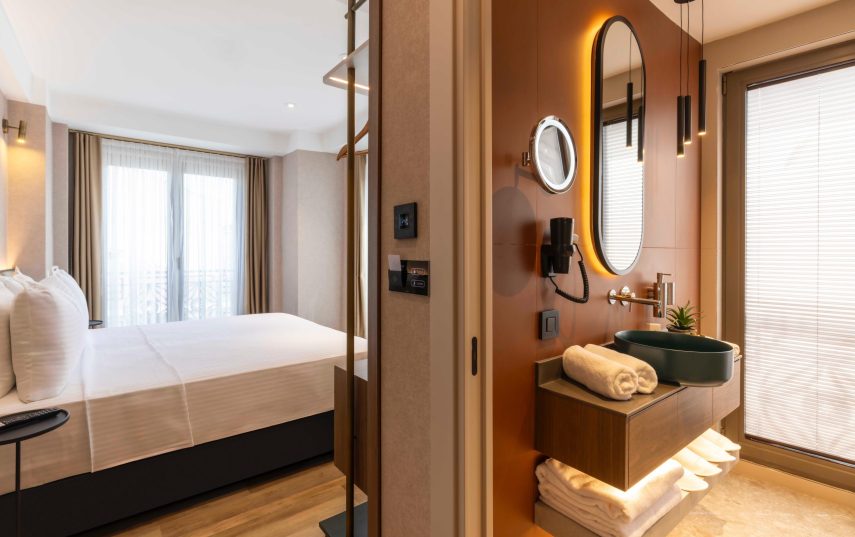 Deluxe Double or Twin Room